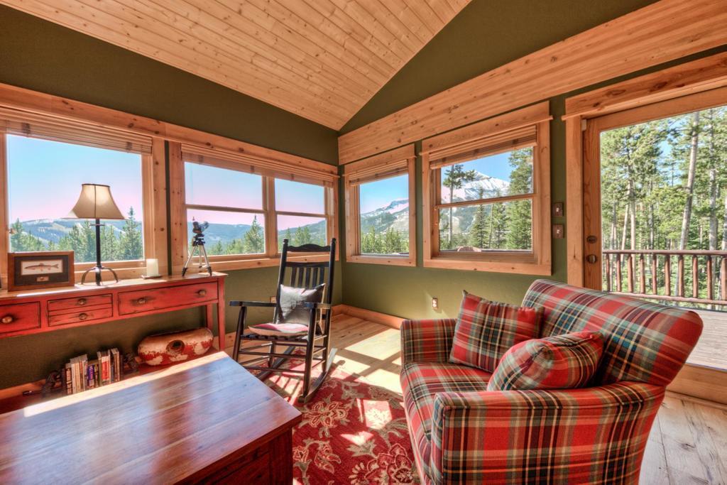 Moondance Lodge Big Sky Bagian luar foto