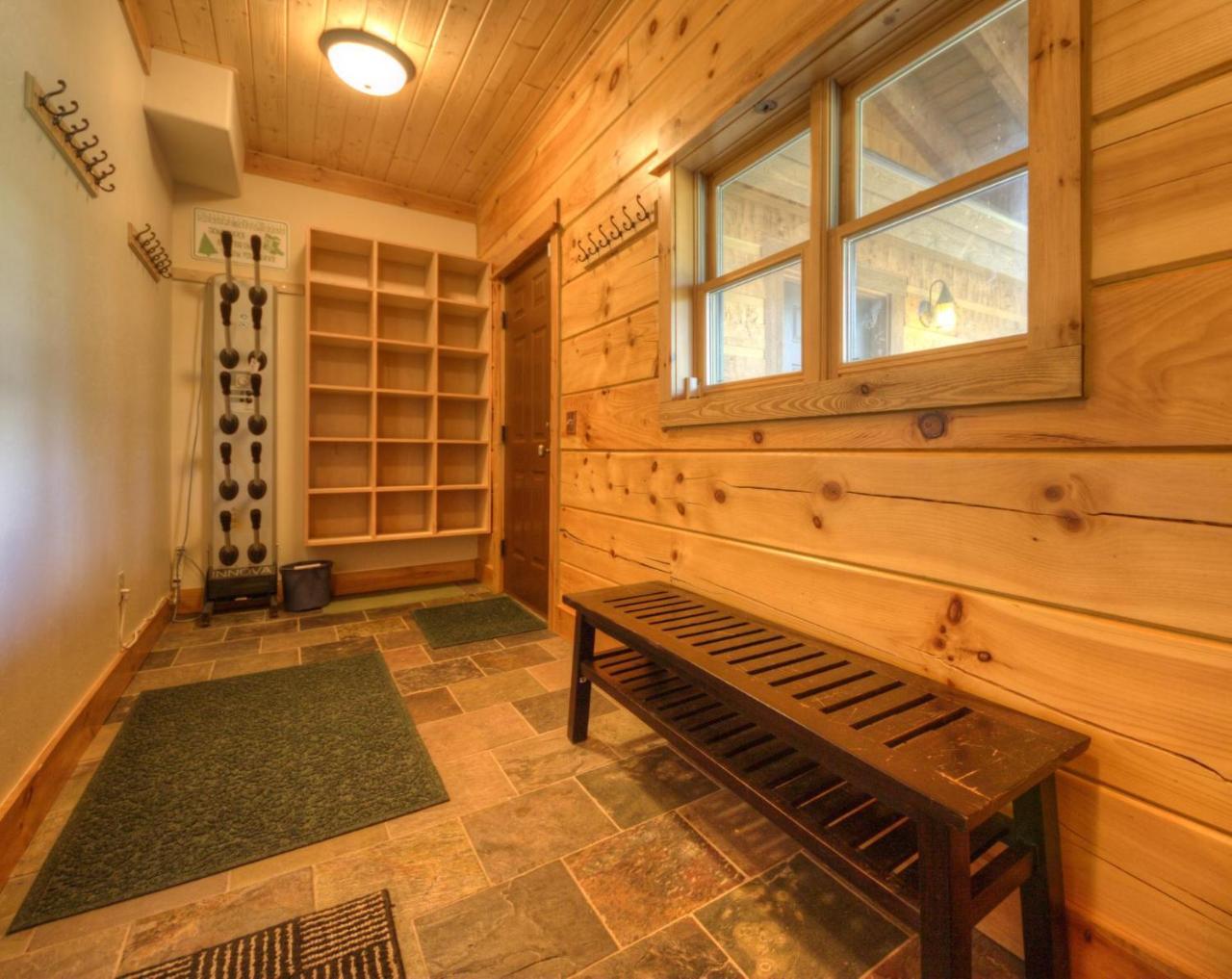 Moondance Lodge Big Sky Bagian luar foto
