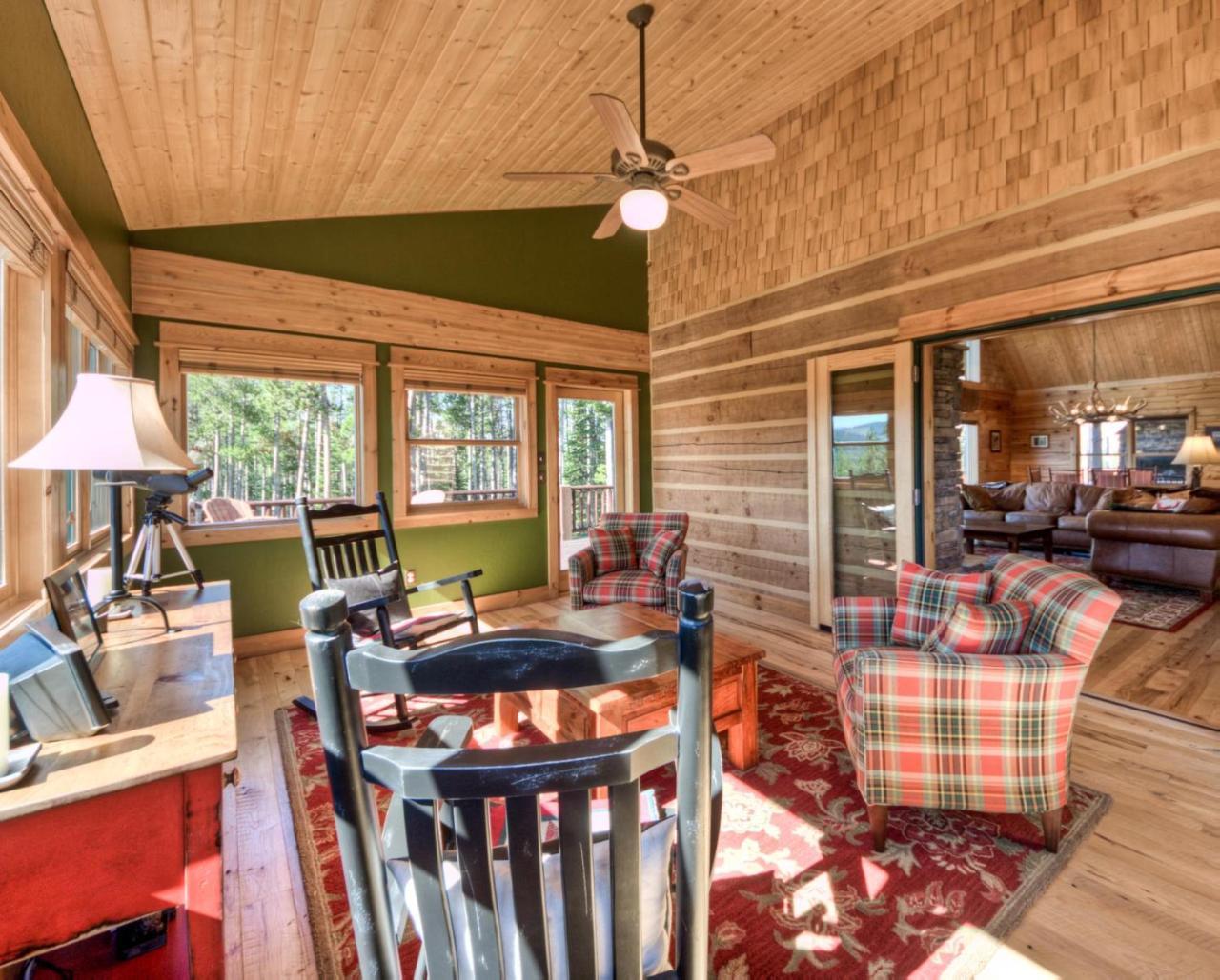 Moondance Lodge Big Sky Bagian luar foto